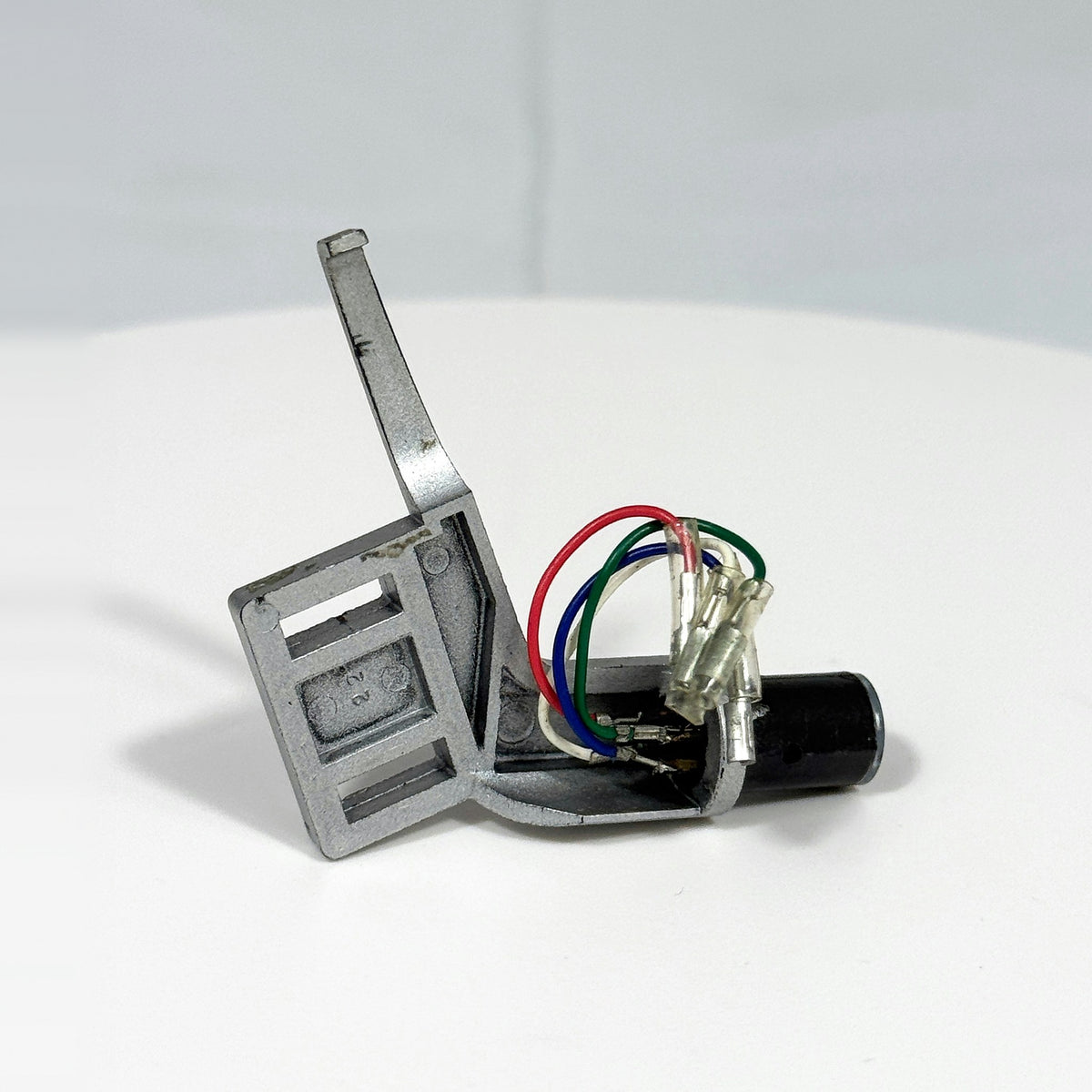 Vintage Universal Turntable Headshell with Offset Cartridge Plate and Lead Wires - No Cartridge